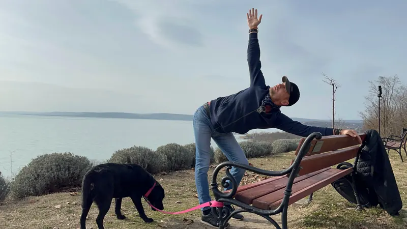 Nyújtás a Balaton-parton, a kutyánkkal